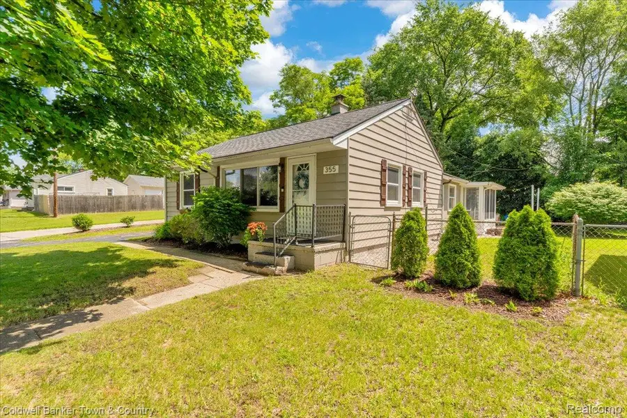 355 Rivard Boulevard, Waterford, MI 48327 - #2