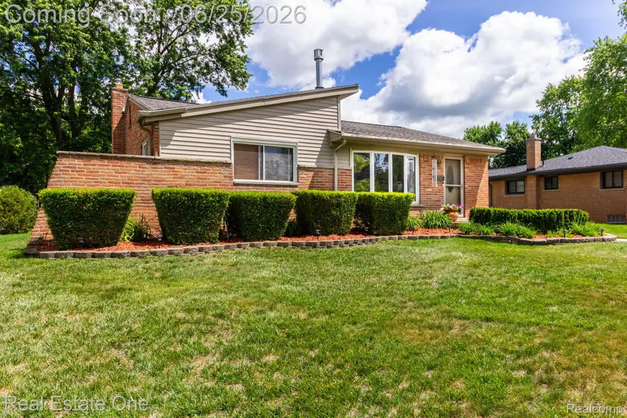 220 Winry Drive, Rochester Hills, MI 48307 - #2