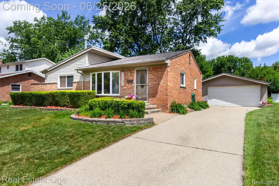 220 Winry Drive, Rochester Hills, MI 48307 - #3