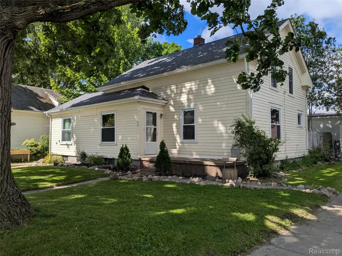 300 Bristol Street S, Almont, MI 48003 - #1