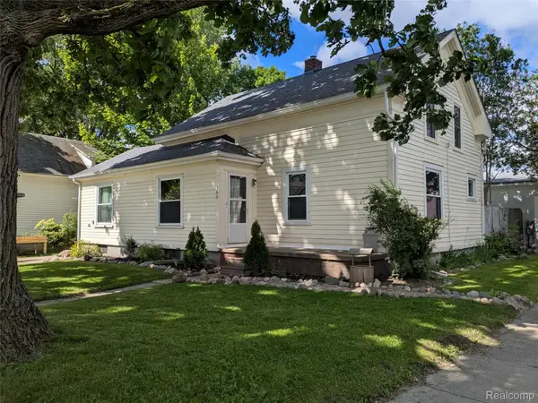 300 Bristol Street S, Almont, MI 48003