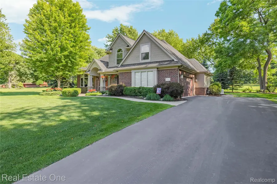 26345 Pillsbury Street, Farmington Hills, MI 48334 - #2