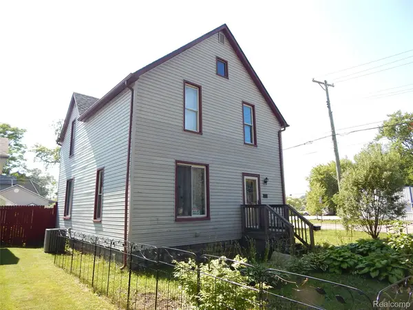 2739 Stone Street, PortHuron, MI 48060