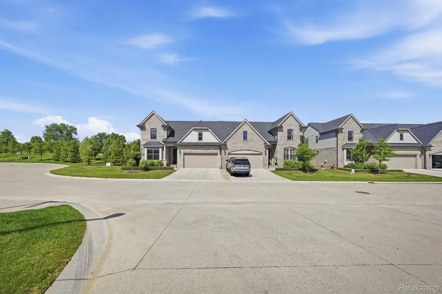 3898 Albatross Court, Rochester Hills, MI 48309 - #2