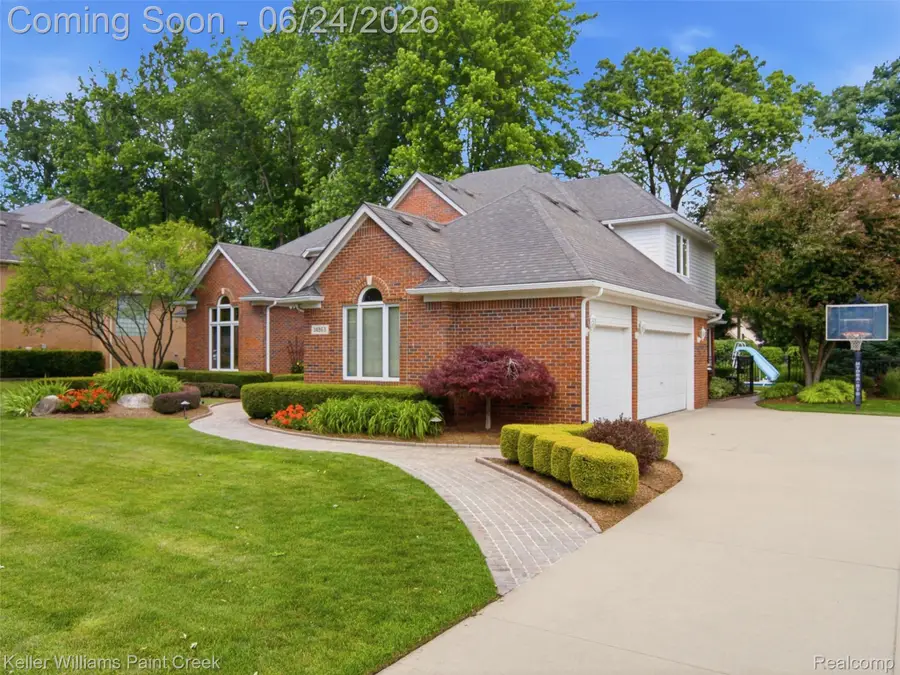 14863 Towering Oaks Drive, Utica, MI 48315 - #2