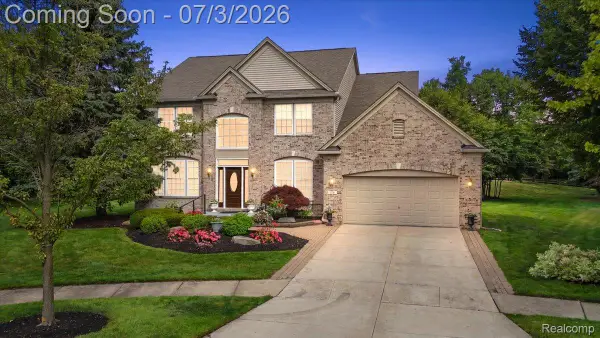 376 Bracken Court, Troy, MI 48098