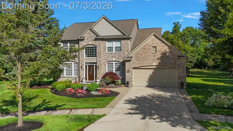 376 Bracken Court, Troy, MI 48098 - #2