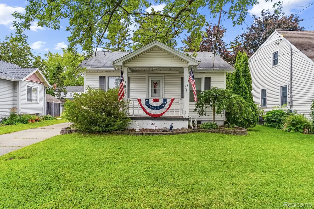 2018 Kollen Street, Saginaw, MI 48602 - #1
