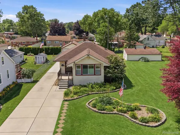 22620 Lake Boulevard, StClairShores, MI 48082