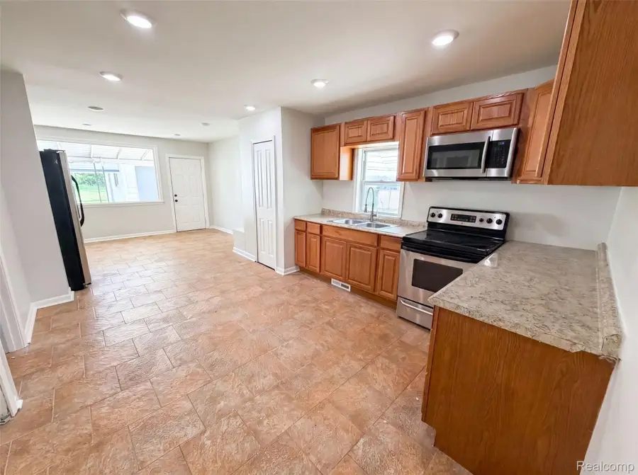 5456 Northlawn Drive, Sterling Heights, MI 48310 - #2