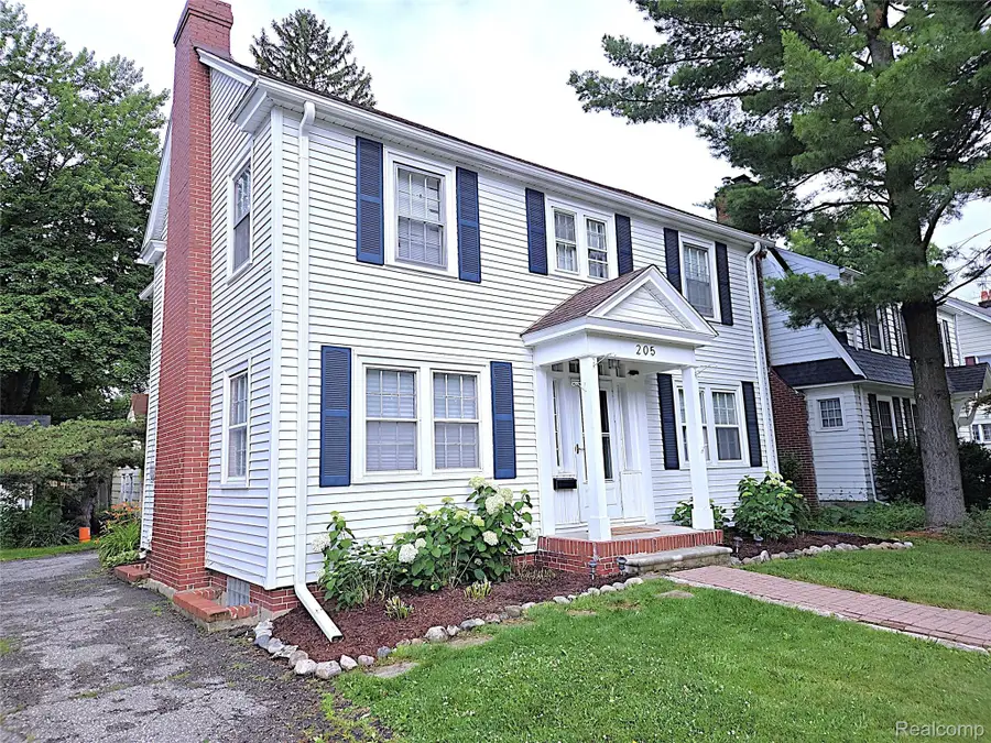 205 E Iroquois Road, Pontiac, MI 48341 - #2
