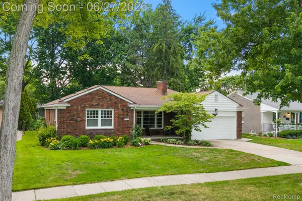 21235 River Road, GrossePointeWoods, MI 48236