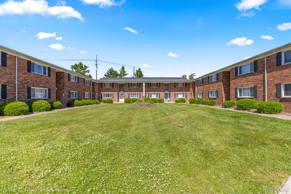 31831 Grand River Avenue #86, Farmington, MI 48336