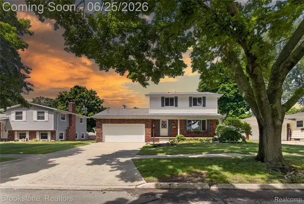 1018 Virginia Avenue, Marysville, MI 48040