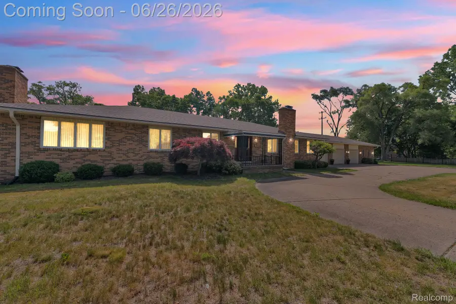 21362 Lahser Road, Southfield, MI 48033 - #2
