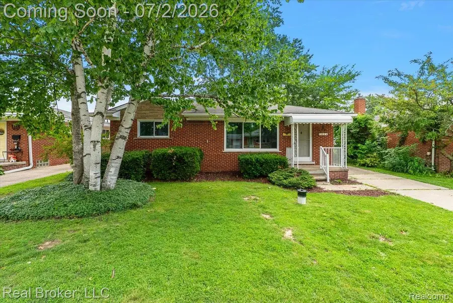 7624 Gary Avenue, Westland, MI 48185 - #2