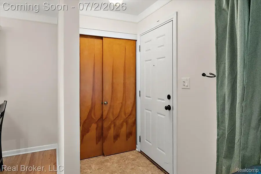 7624 Gary Avenue, Westland, MI 48185 - #3