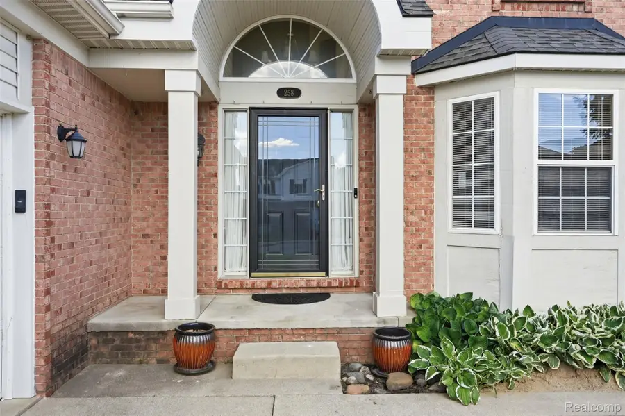 258 Tom Avenue, Pontiac, MI 48341 - #3