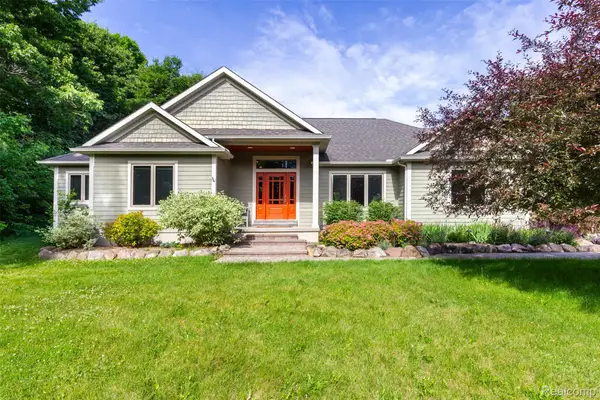 9887 Hadley Road, Clawson, MI 48348