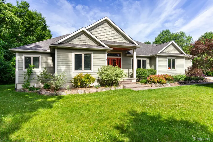 9887 Hadley Road, Clarkston, MI 48348 - #3