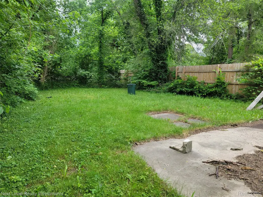 11806 W Outer Drive, Detroit, MI 48223 - #3