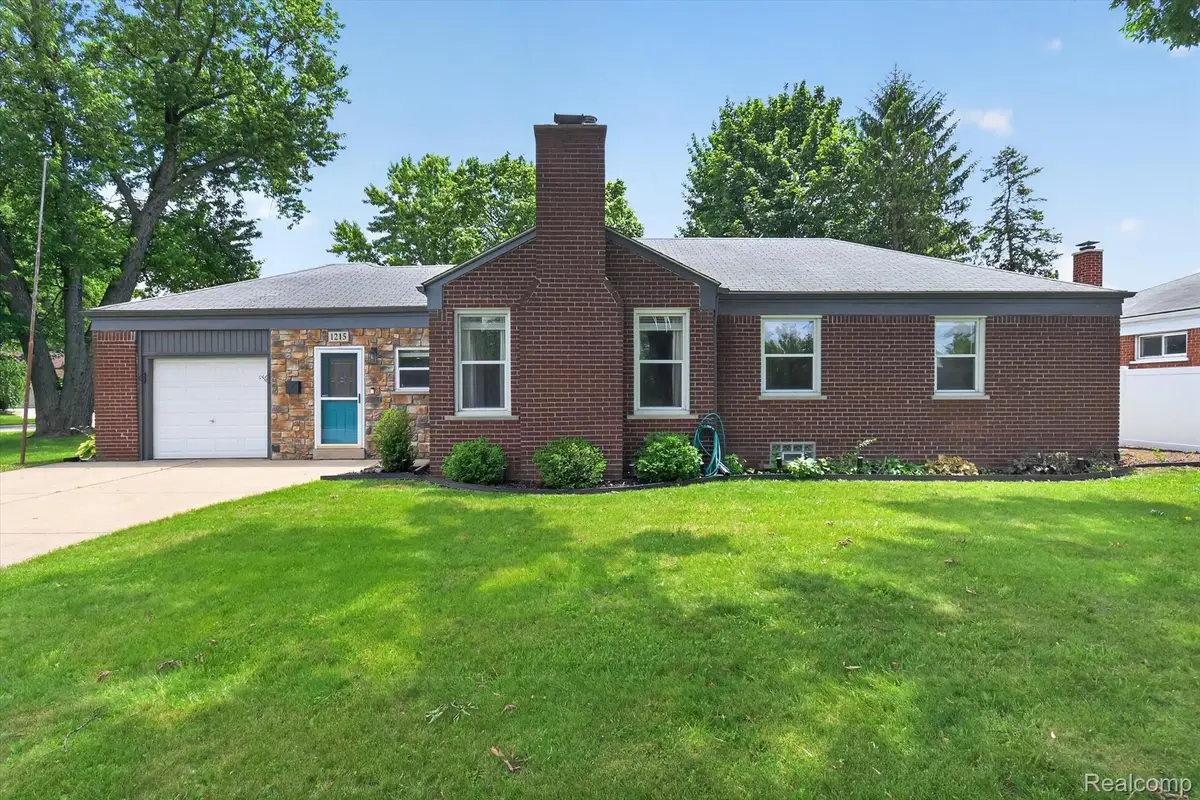 1215 Goddard Street, Wyandotte, MI 48192 - #1