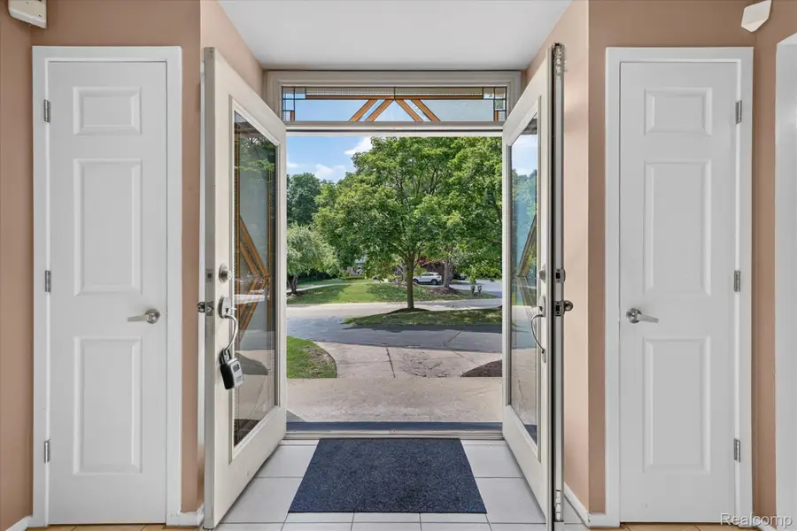 6153 Pickwood Drive, West Bloomfield, MI 48322 - #3