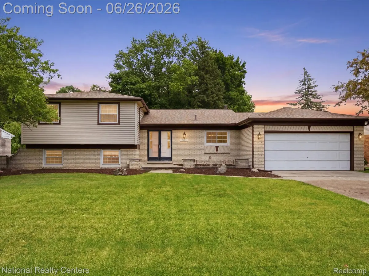 17418 Country Club Drive, Livonia, MI 48152 - #1