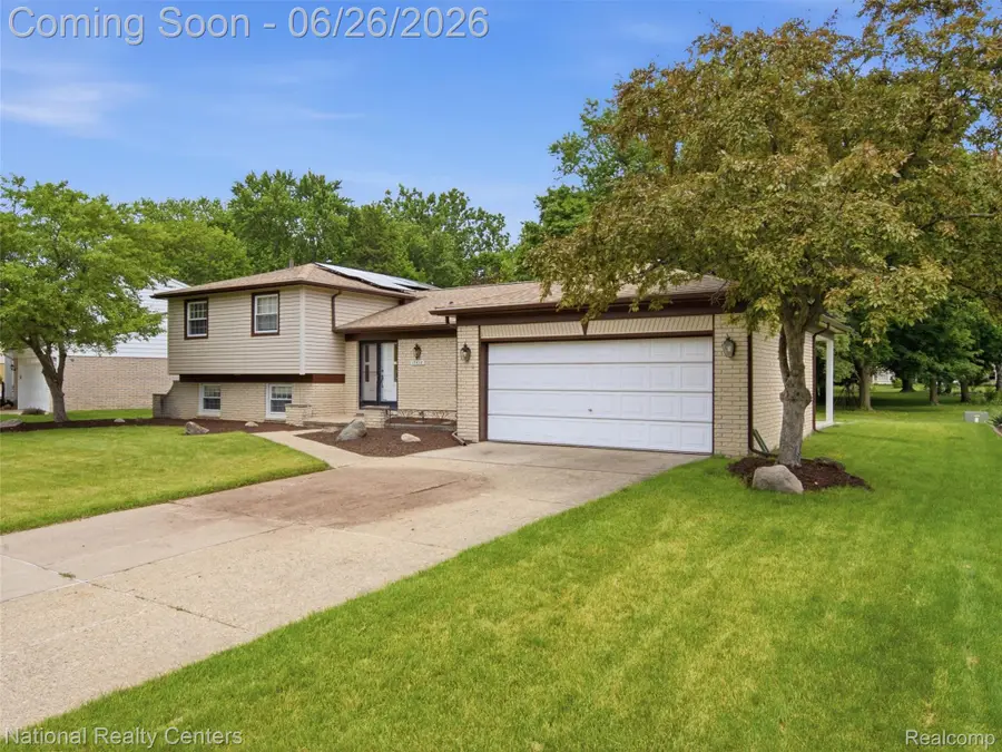 17418 Country Club Drive, Livonia, MI 48152 - #3