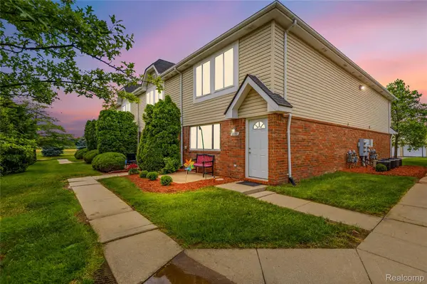 29760 Beverly Lane #32, NewBaltimore, MI 48047