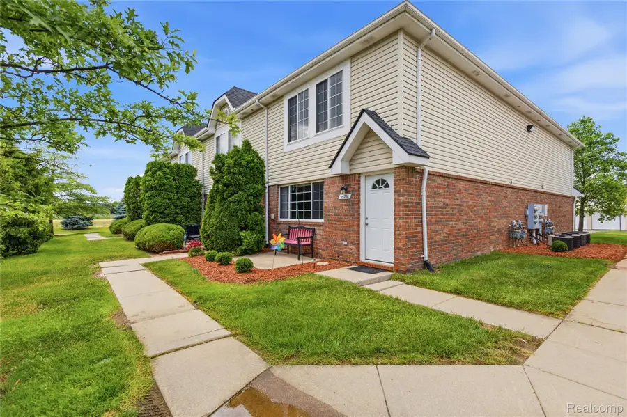 29760 Beverly Lane #32, Chesterfield, MI 48047 - #2