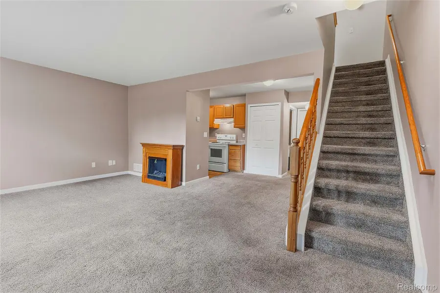 29760 Beverly Lane #32, Chesterfield, MI 48047 - #3