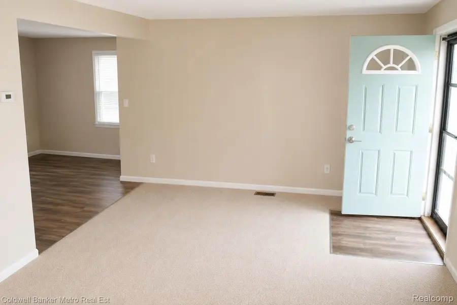 101 Beechwoode Lane, Pontiac, MI 48340 - #2