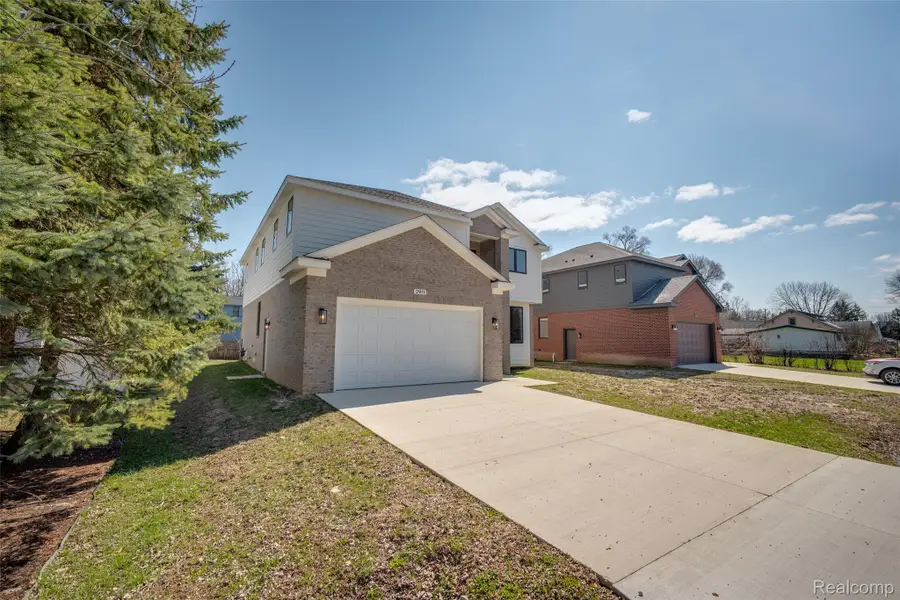 2911 Walsh Drive, Rochester Hills, MI 48309 - #3