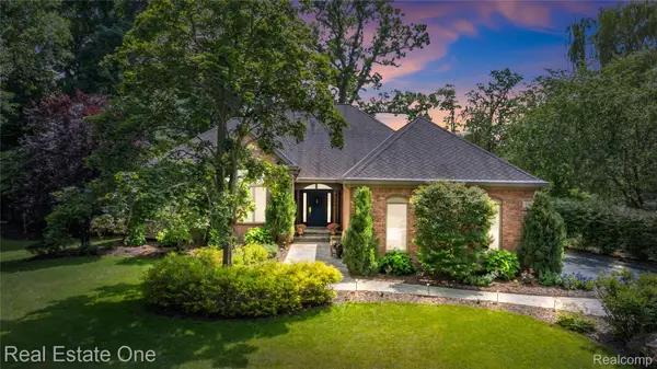 3633 Orion Oaks Drive, LakeOrion, MI 48360