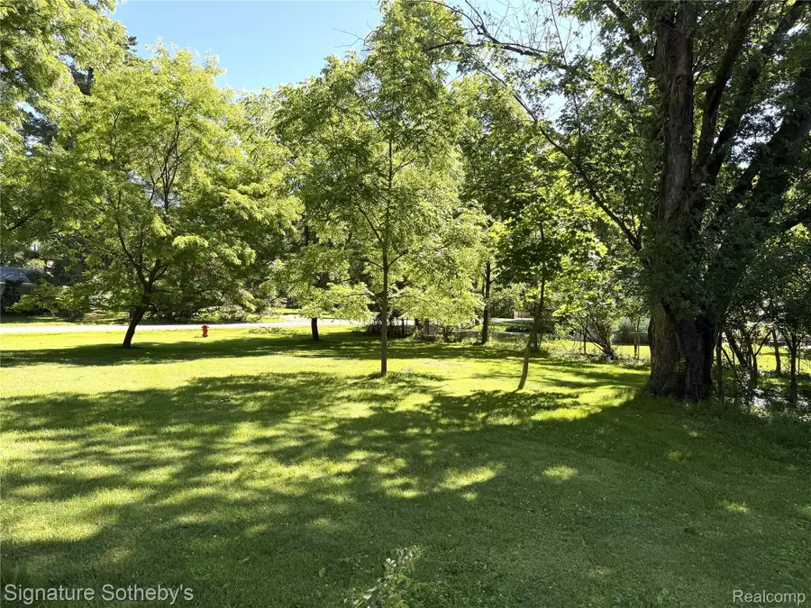1829 Wellington Avenue, Bloomfield, MI 48302 - #2