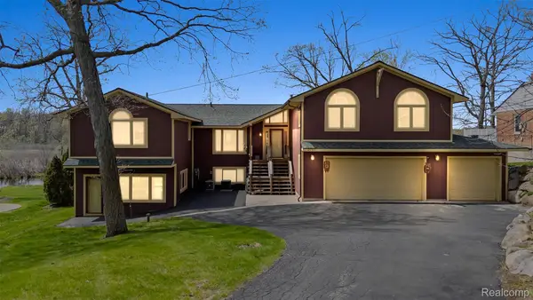 2745 Lari Court, WestBloomfield, MI 48324