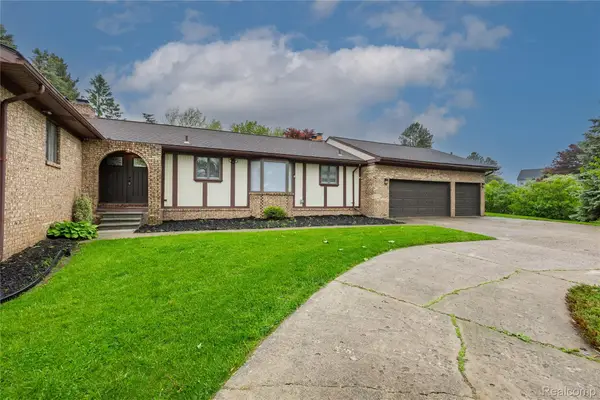 59663 Pettengill Drive, NewHudson, MI 48165