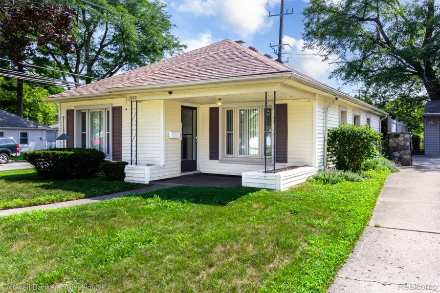 7332 N Vernon Street E, Dearborn Heights, MI 48127 - #2