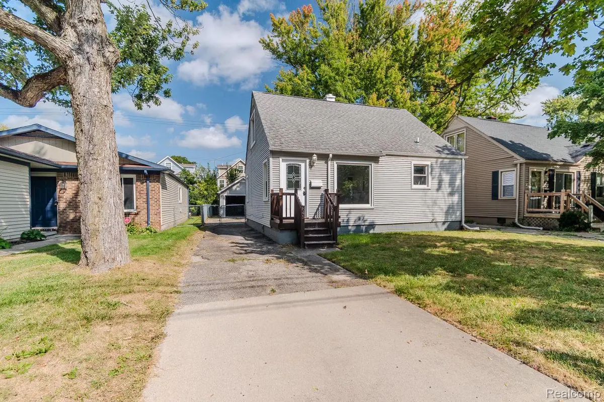 845 E 14 Mile Road, Birmingham, MI 48009 - #1