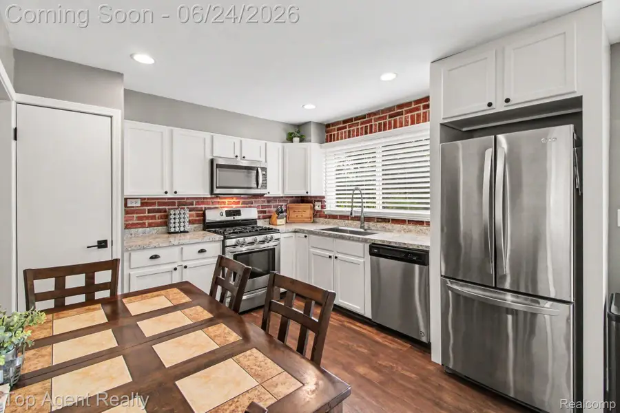 41636 Tetley Drive, Sterling Heights, MI 48313 - #3