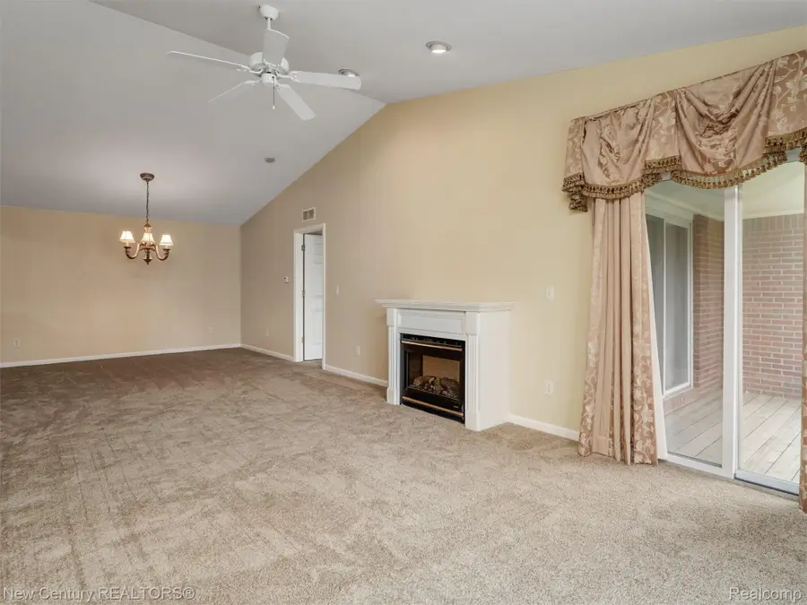 16476 Radison Drive, Macomb, MI 48044 - #2