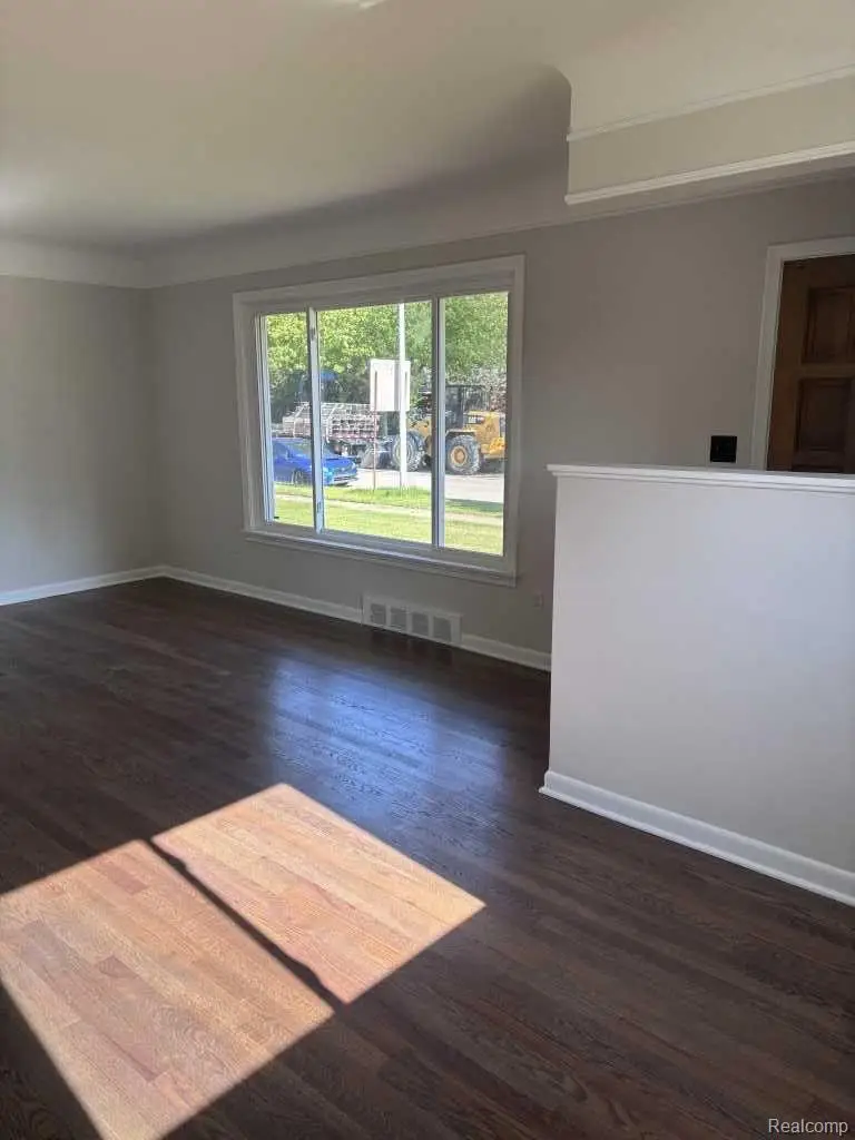 28739 Grandon Street, Livonia, MI 48150 - #2