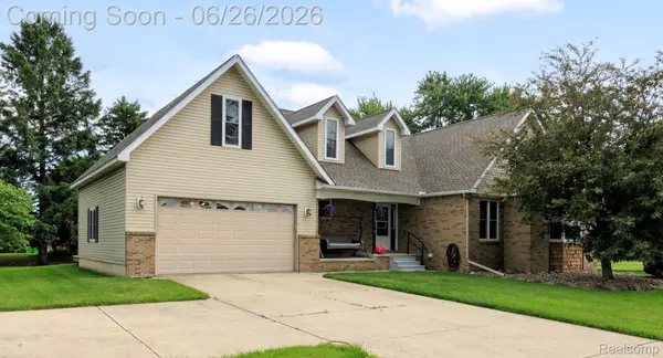 18570 Hollie Drive, Macomb, MI 48044