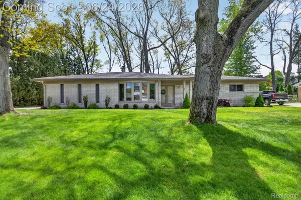 6646 Yarborough Drive, Utica, MI 48316