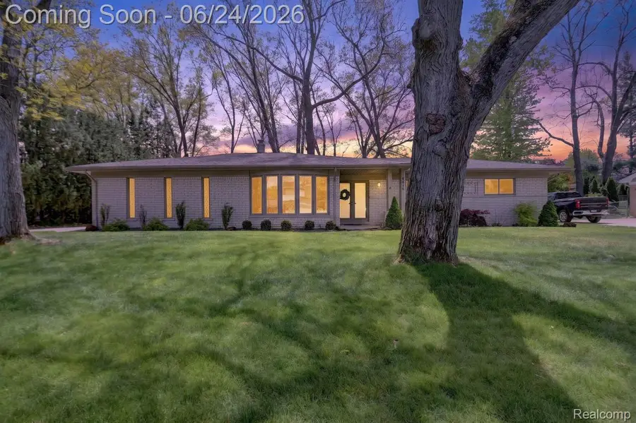 6646 Yarborough Drive, Utica, MI 48316 - #2