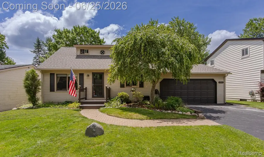 4741 Meadowbrook Avenue, Clarkston, MI 48348 - #2