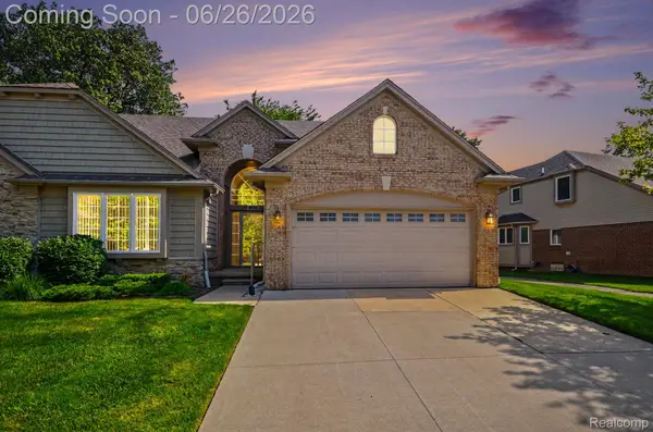 30268 Berghway Trail, Warren, MI 48092