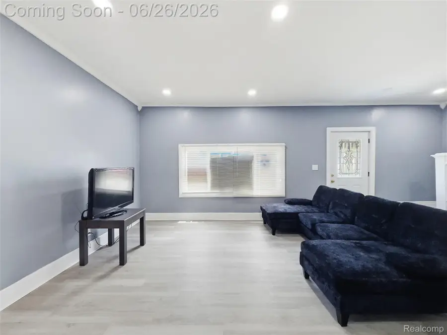 9325 E Warren Avenue, Detroit, MI 48214 - #2