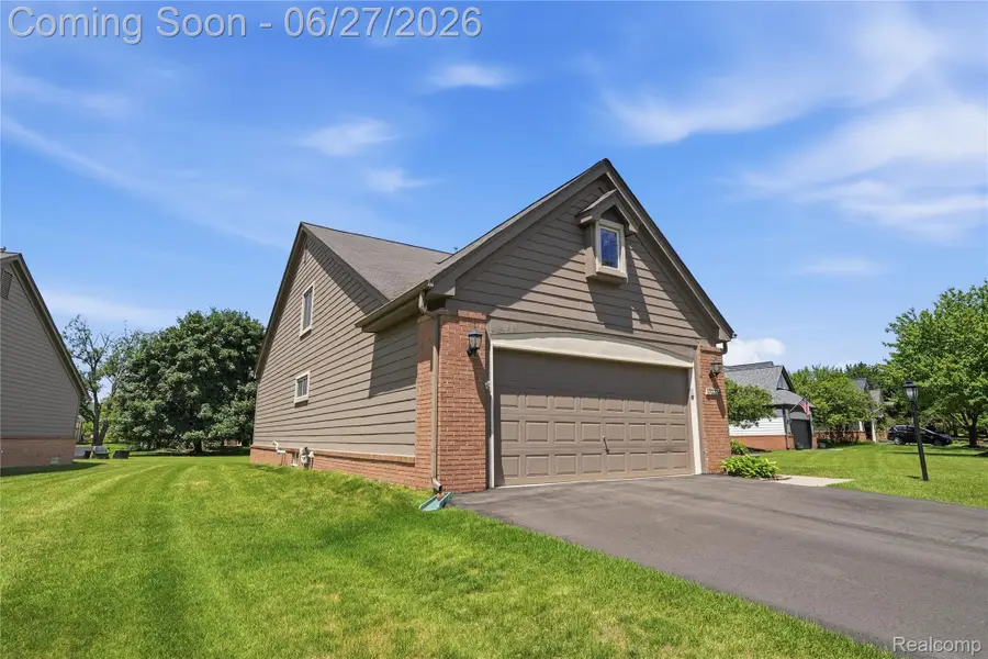 17223 Lake View Circle, Northville, MI 48168 - #3